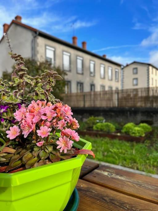 A L'Ancienne Ecole Apartman Saint-Ours  Kültér fotó